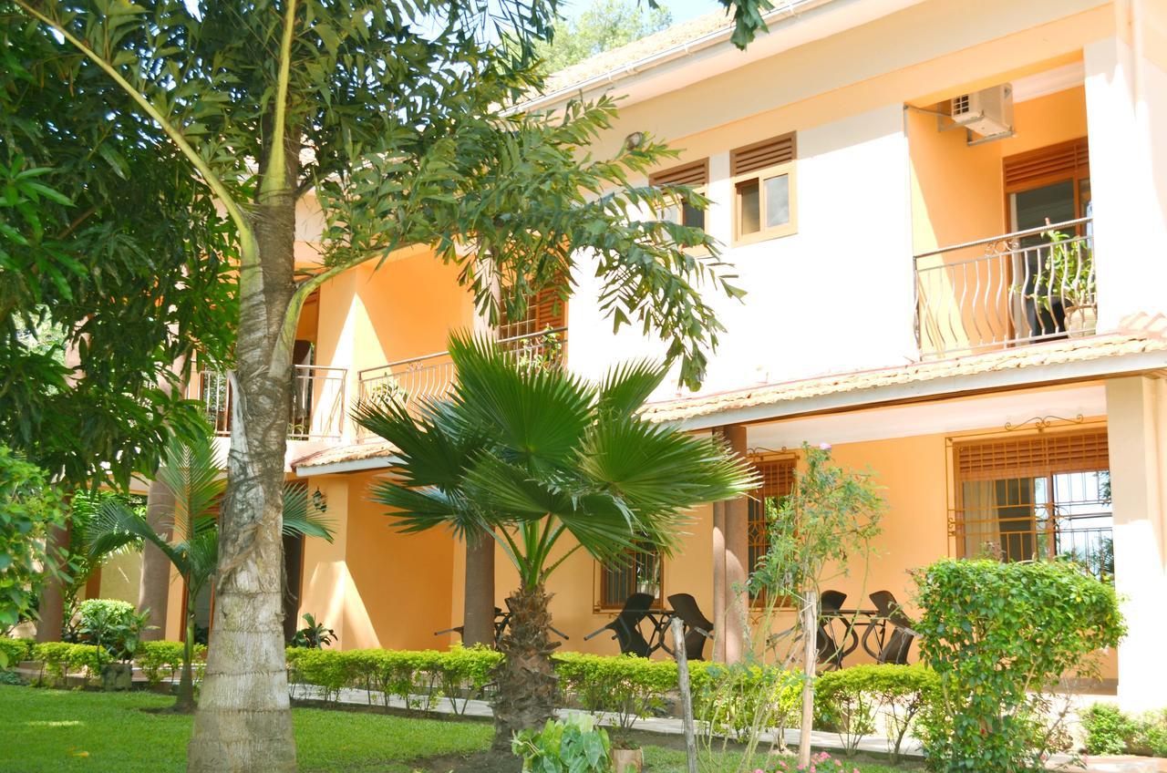 The Palms Beach Hotel And Restaurant Limited Entebbe Exteriör bild