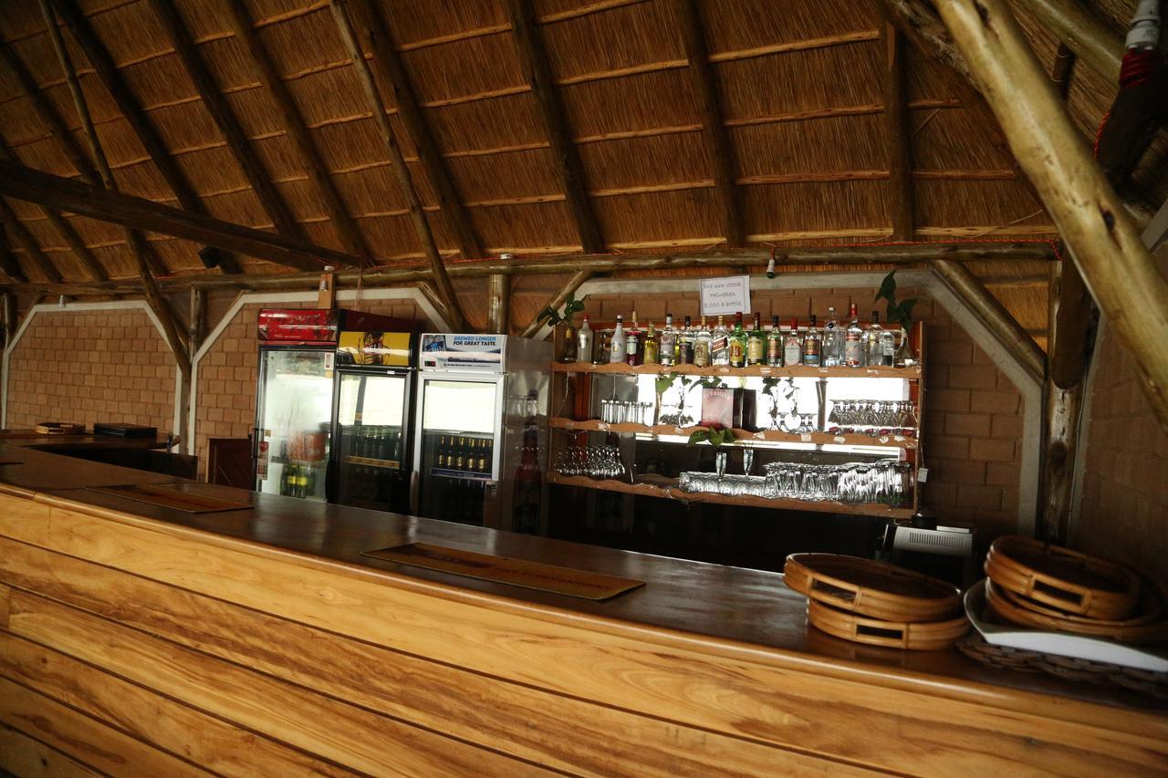 The Palms Beach Hotel And Restaurant Limited Entebbe Exteriör bild